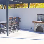 Niamaris, Deluxe, Sea View, Bbq, Private Pool, 80m To The Villa